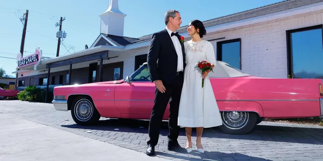 Las Vegas Wedding at The Little Vegas Chapel - Image 2