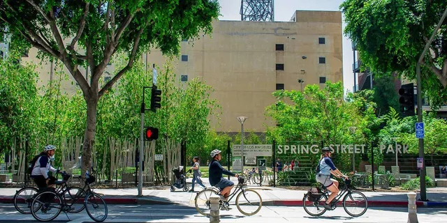 Los Angeles Bike Tour in Downtown - Image 3
