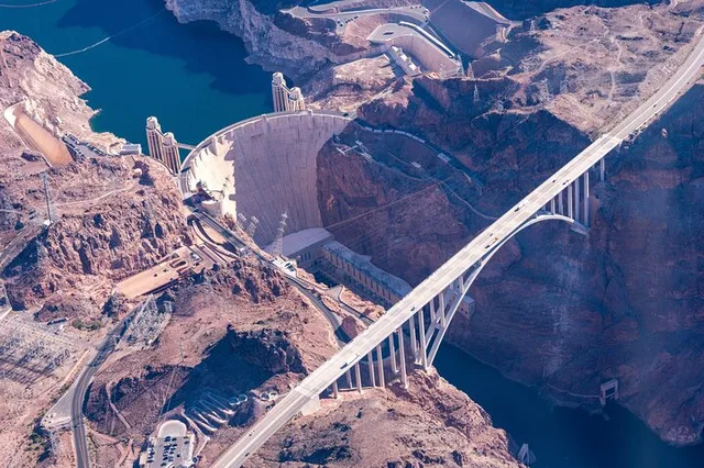 Las Vegas Helicopter Tour Over Hoover Dam - Image 3