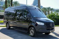 Orlando Airport Van Transfer thumbnail 2