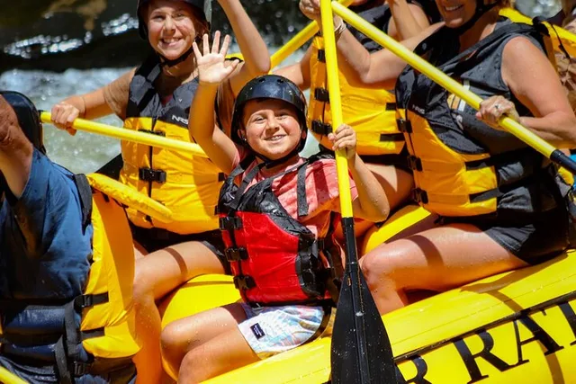 Hartford Whitewater Rafting Adventure 2 hr - Image 6