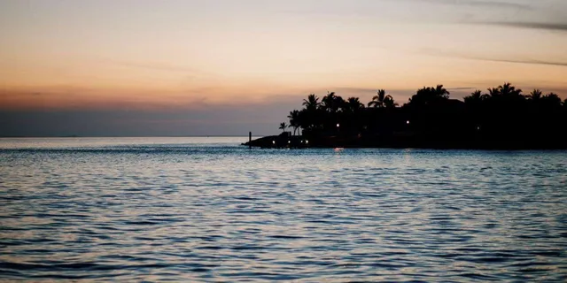 Key West Catamaran Champagne Sunset Sail 1.5 hr - Image 5