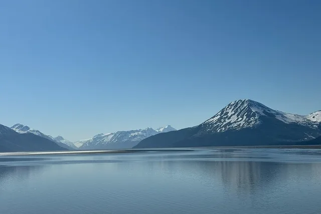 Anchorage Private Cruise Transfer and Tour - Image 5