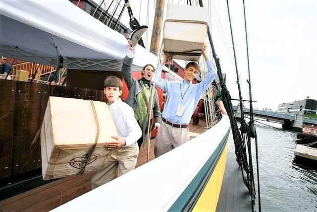 Boston Tea Party Ships and Museum Tour - Image 5