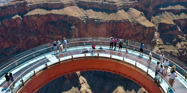 Las Vegas Grand Canyon Tour with Skywalk - Image 3
