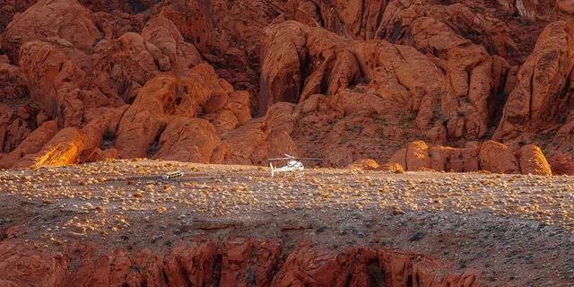 Las Vegas Valley of Fire Helicopter Tour with Landing - Image 6