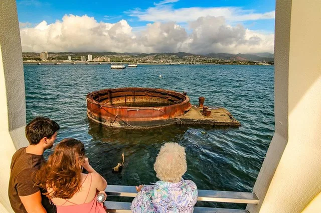 Honolulu Pearl Harbor USS Arizona & Missouri Tour - Image 6