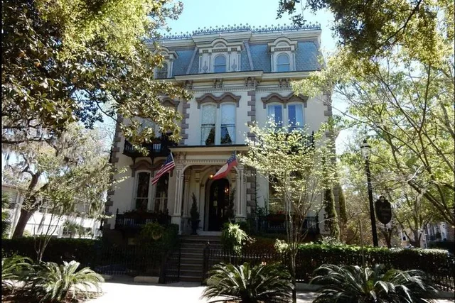 Savannah Historic Homes Walking Tour - Image 1