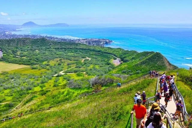 Honolulu Diamond Head Shuttle Tour 3 hr - Image 2