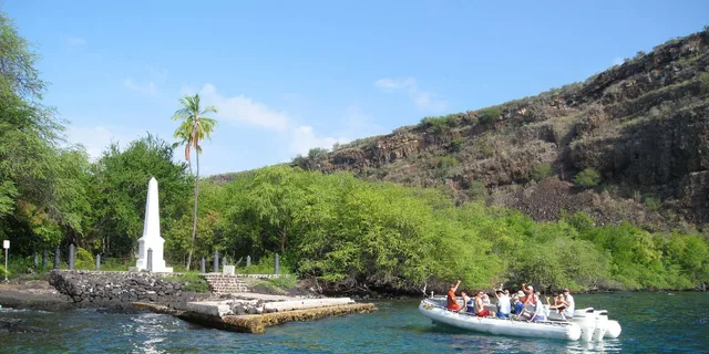 Kealakekua Bay Snorkel Tour in Captain Cook - Image 1