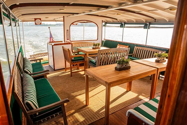 New York Fall Foliage Yacht Cruise - Image 4
