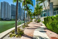 Miami Downtown Walking Tour thumbnail 4