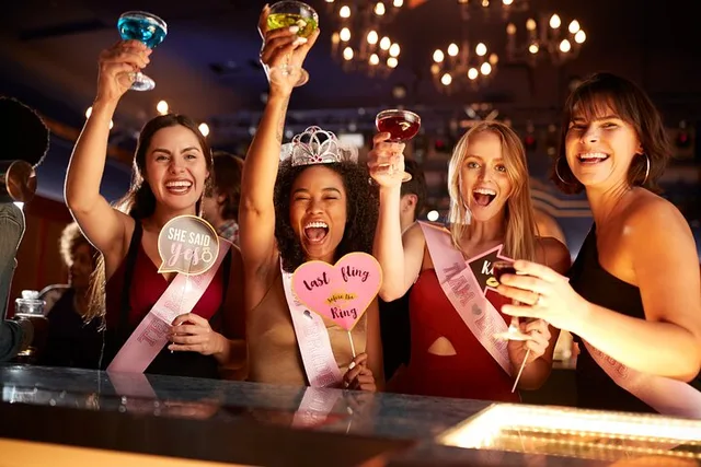 Miami Bar Crawl - Image 1