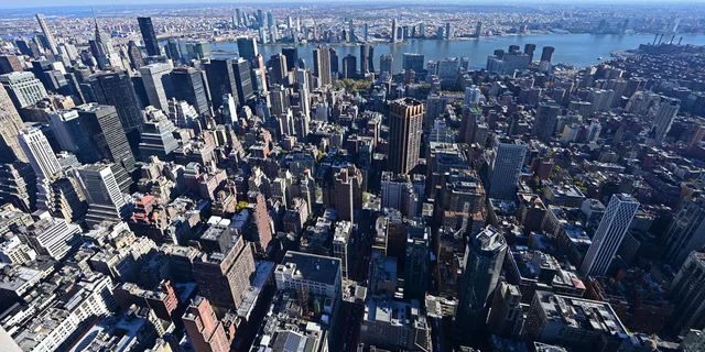 New York City Skyscrapers Walking Tour - Image 6
