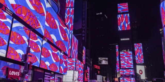 New York Holiday Lights & Rockefeller Tree Tour - Image 4