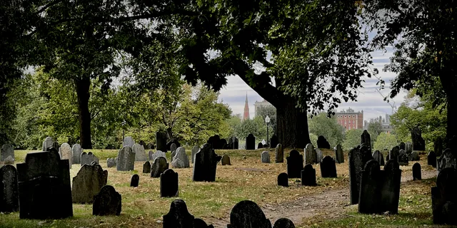 Boston Haunted Streets Walking Tour 1.5 hr - Image 4