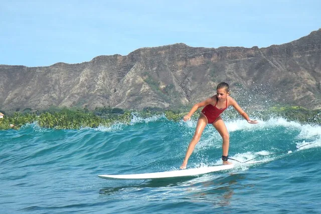 Honolulu Surfboarding Lesson - Image 4