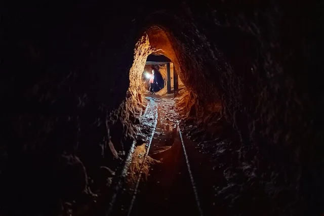 East Zion Abandoned Mine Guided Hike 2 hr - Image 6