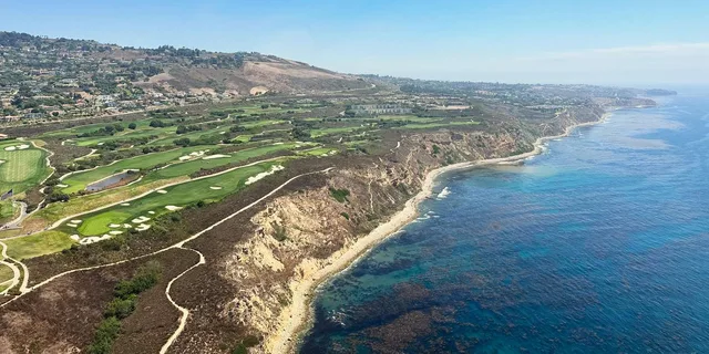 Compton Scenic Flight Over Southern California Coastline - Image 4