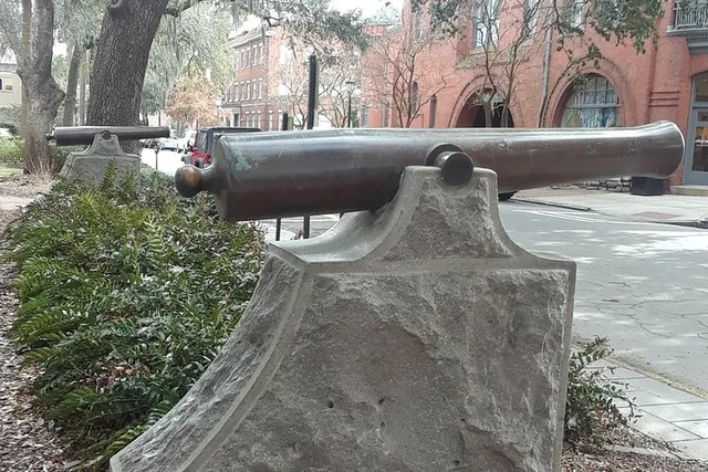 Savannah Hidden History Walking Tour - Image 3