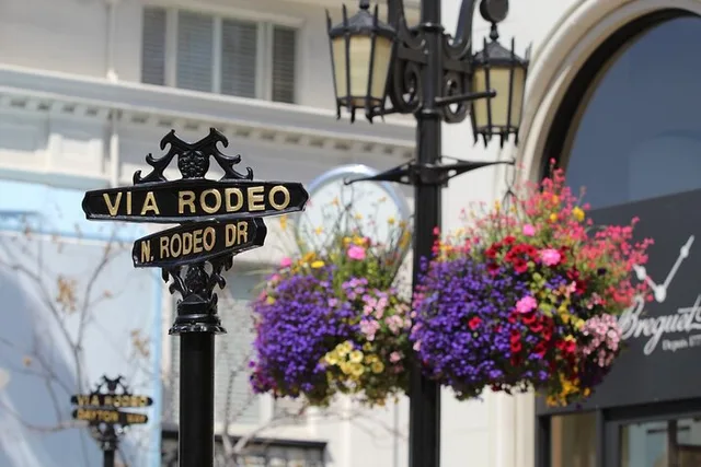 Beverly Hills Rodeo Drive Self-Guided Audio Tour - Image 4