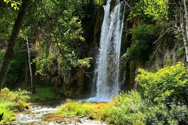 Northern Hills Tour of Spearfish Canyon and Deadwood - Image 4