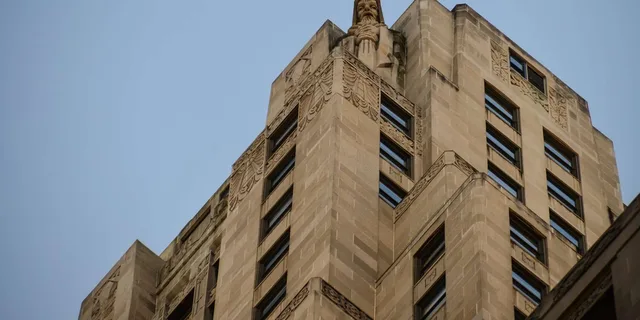 Chicago Elevated Architecture Walking Tour - Image 6