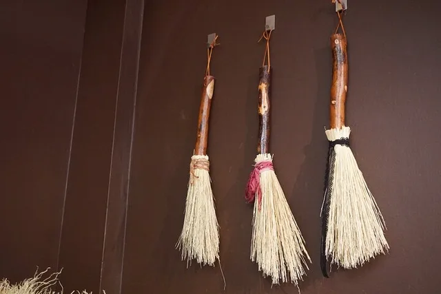 Salem Witch Tour with Broom Making Workshop - Image 4