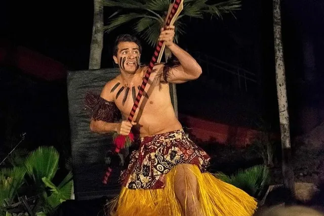 Oahu Chief's Luau Admission - Image 6