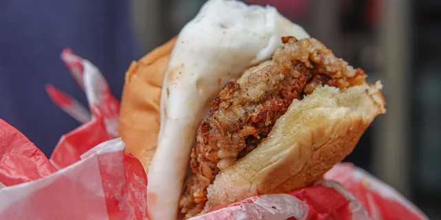 Cincinnati Food Tour with 6+ Tastings - Image 3