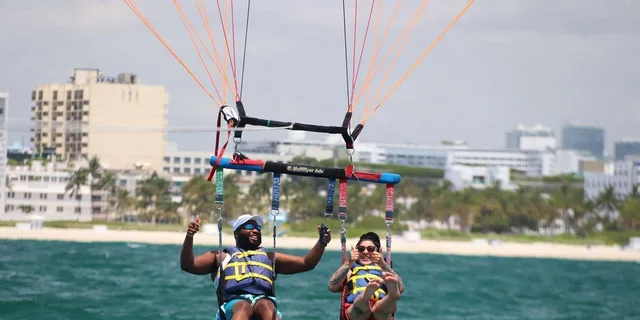 Miami Beach Parasailing Boat Tour in South Beach - Image 5