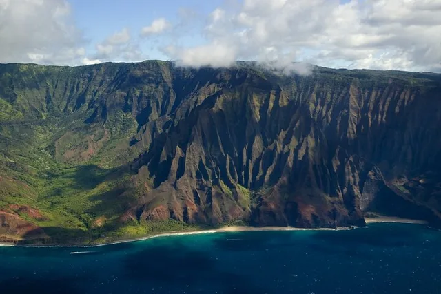 Kauai Airplane Tour: Na Pali Coast & Waterfalls - Image 4