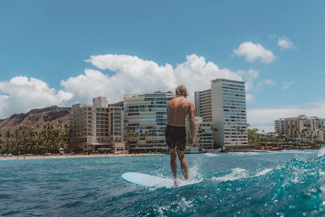 Honolulu Surfing Lesson - Image 3