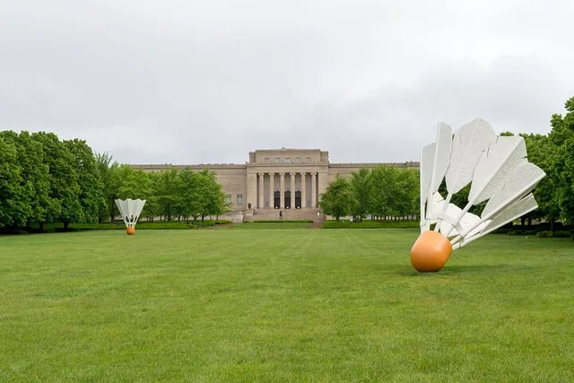 Kansas City Private Walking Tour: Plazas to Parks - Image 4