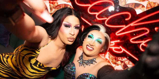 Los Angeles Drag Bar Crawl and Show - Image 5
