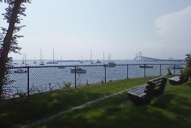 Newport City Tour - Image 4