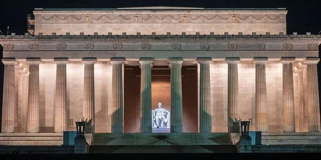Washington, D.C. Monuments Night Tour - Image 1