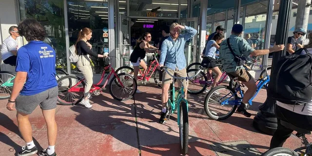 Miami South Beach Architecture and Cultural Bike Tour - Image 5