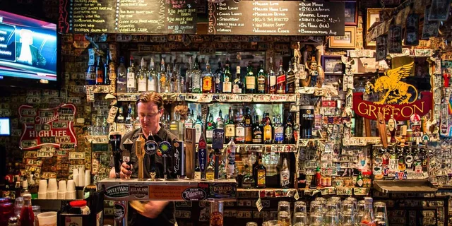 Charleston Craft Beer and Cocktails Tour - Image 1