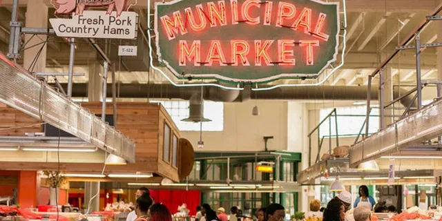 Atlanta Historic Market Food Tour and Biscuit Class 2 hr - Image 1