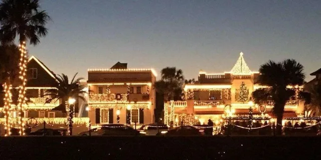 St. Augustine Nights of Lights Boat Tour at Sunset - Image 3