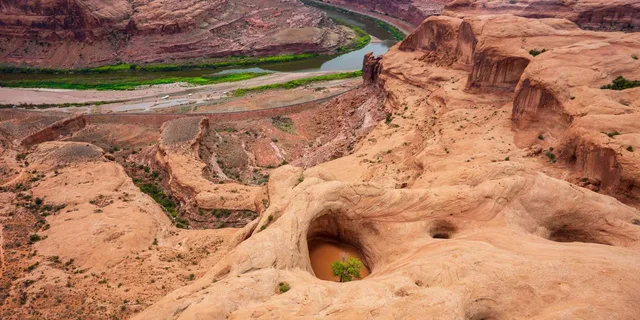 Moab Canyon Country Sunset Helicopter Tour - Image 4