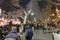 Brooklyn Dyker Heights Christmas Lights Walking Tour thumbnail 4