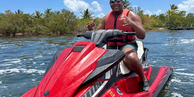 Miami Jet Ski Adventure with Speed Boat Ride - Image 6