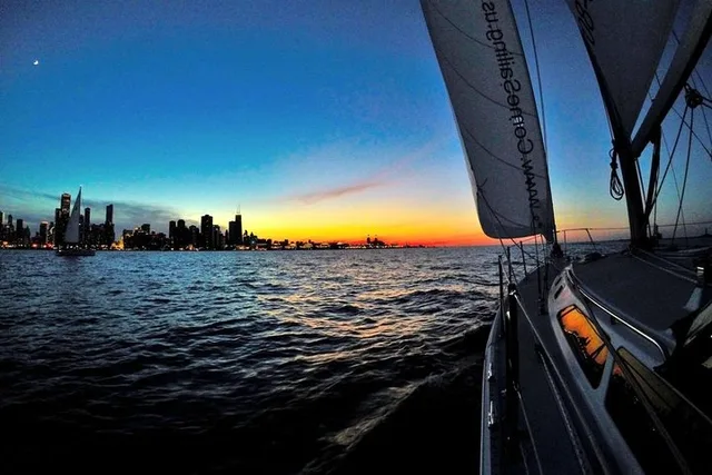 Chicago Private Sunset Sail on Lake Michigan - Image 3