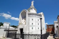 New Orleans Saint Louis Cemetery Walking Tour thumbnail 3