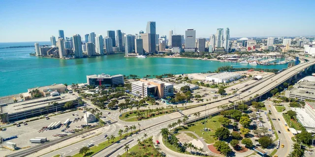 Miami South Beach Walking Tour with Lincoln Road and Espanola Way - Image 2