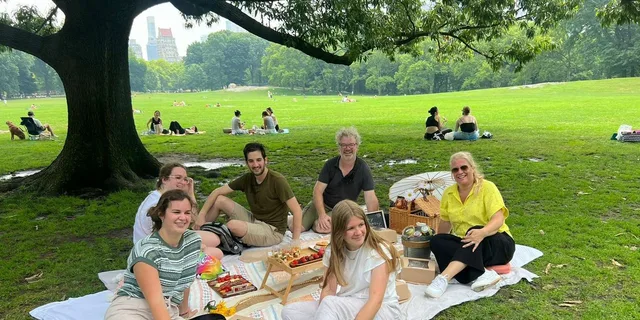 New York City Central Park Private Bike Tour with Picnic - Image 3