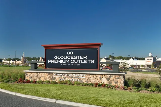 Philadelphia Shopping Tour to Gloucester Outlets - Image 1