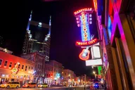 Nashville Whiskey Pub Crawl and Distillery Tour thumbnail 1
